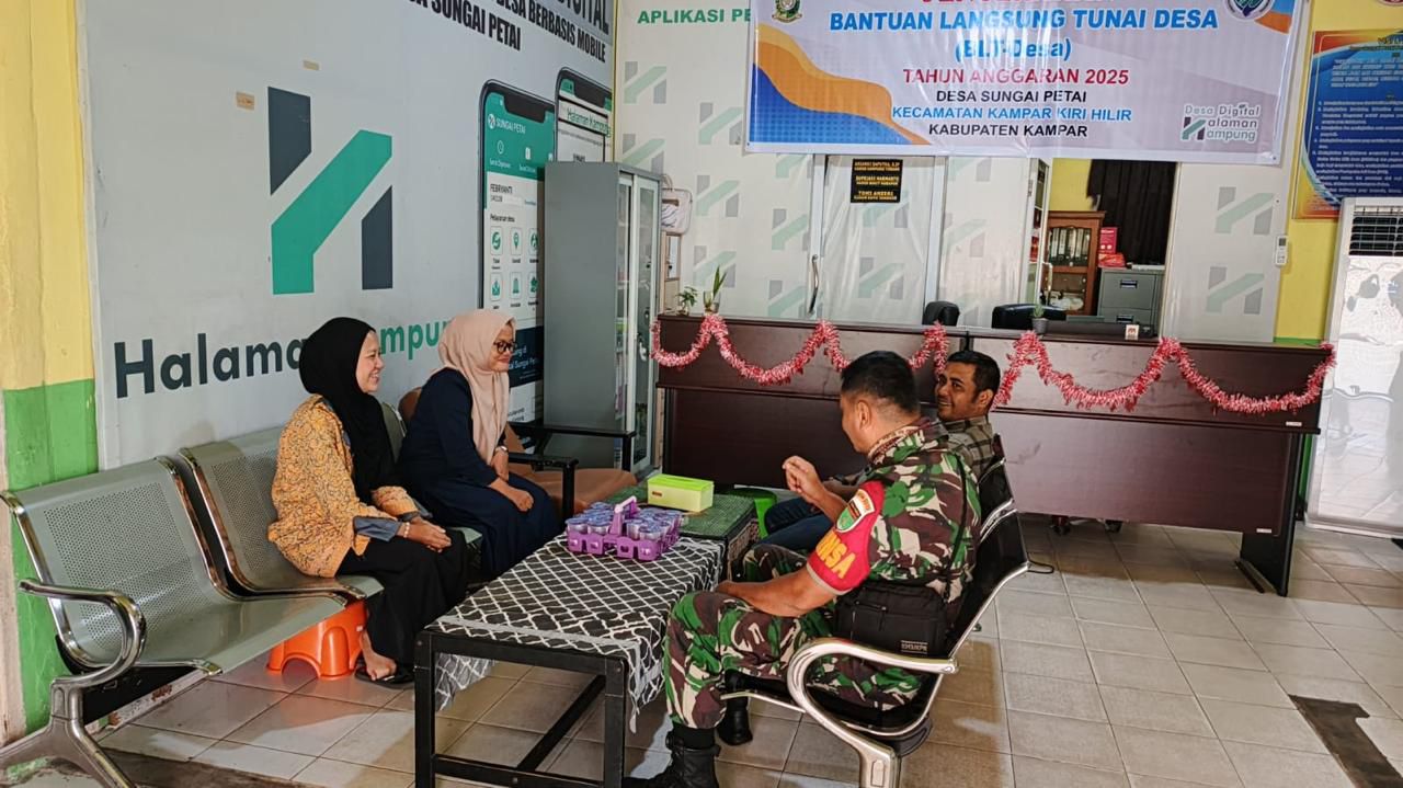 Pererat Sinergitas, Babinsa Komsos Dengan Perangkat Desa