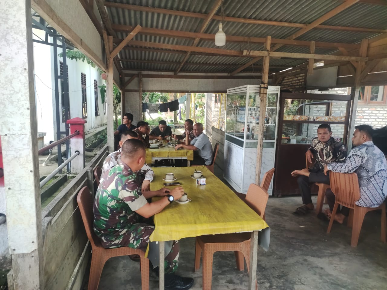 Raih Hati Masyarakat Dan Wujudkan Keakraban, Babinsa Komsos Dengan Warga Binaan