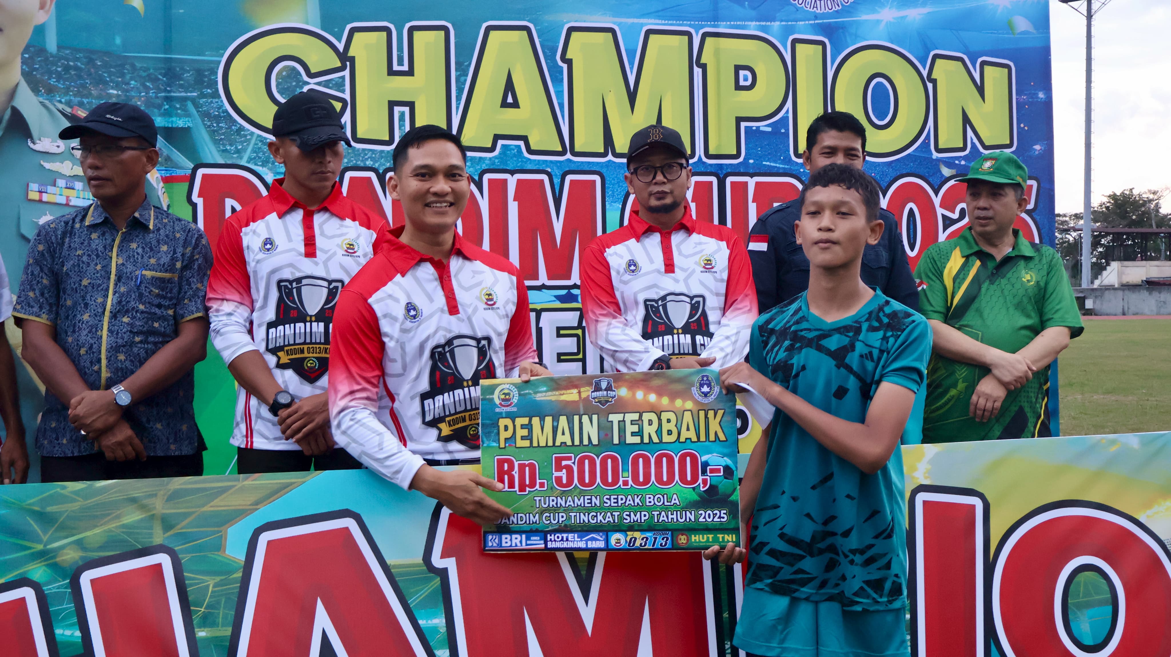 Dandim Cup 2025 Berakhir Meriah, Dandim 0313/ KPR Apresiasi Semangat Juang Pesepak Bola Muda