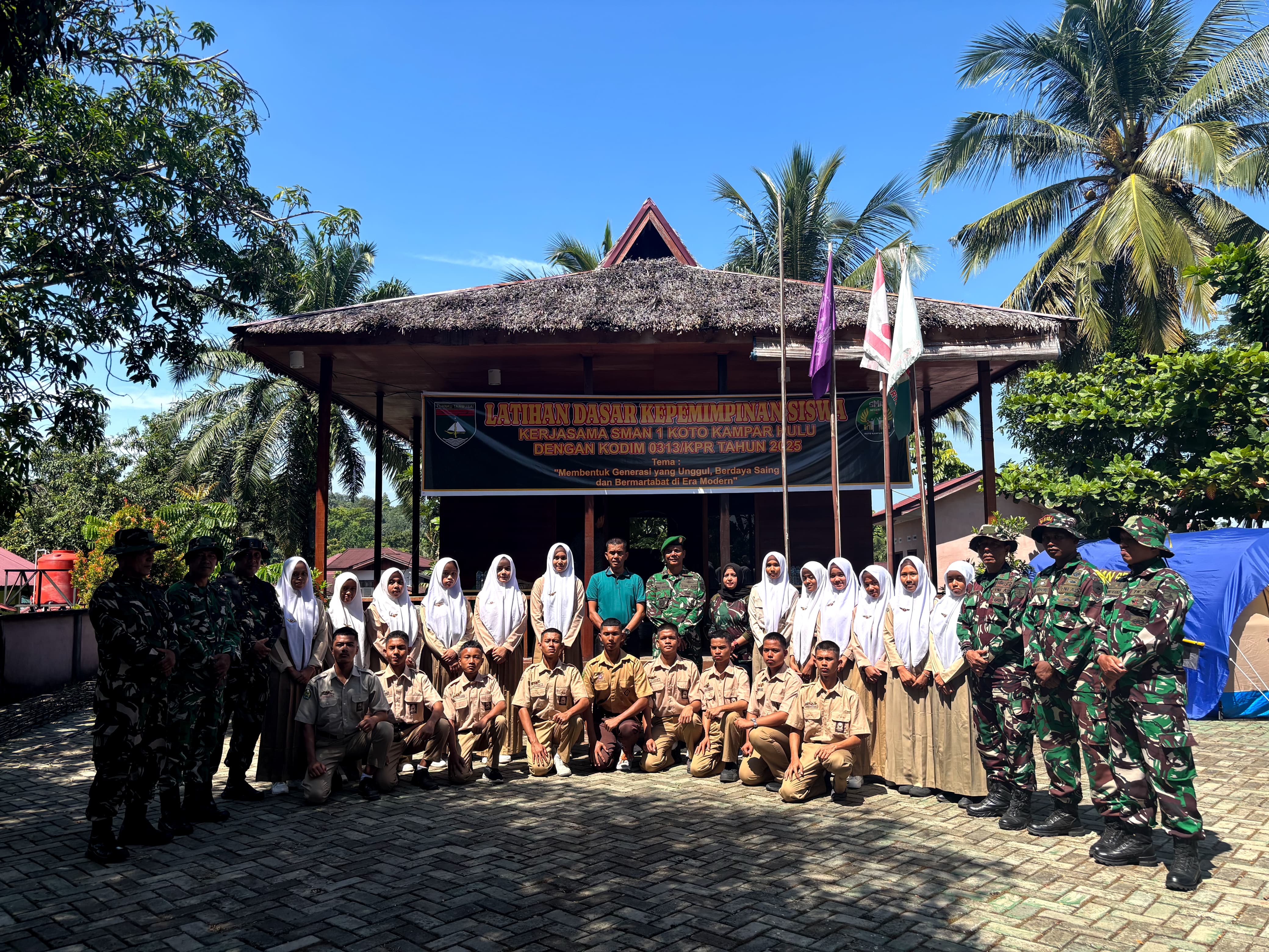 LDKS SMAN 1 Koto Kampar Hulu Resmi Ditutup! Kasdim 0313/KPR Bekali Generasi Muda dengan Semangat