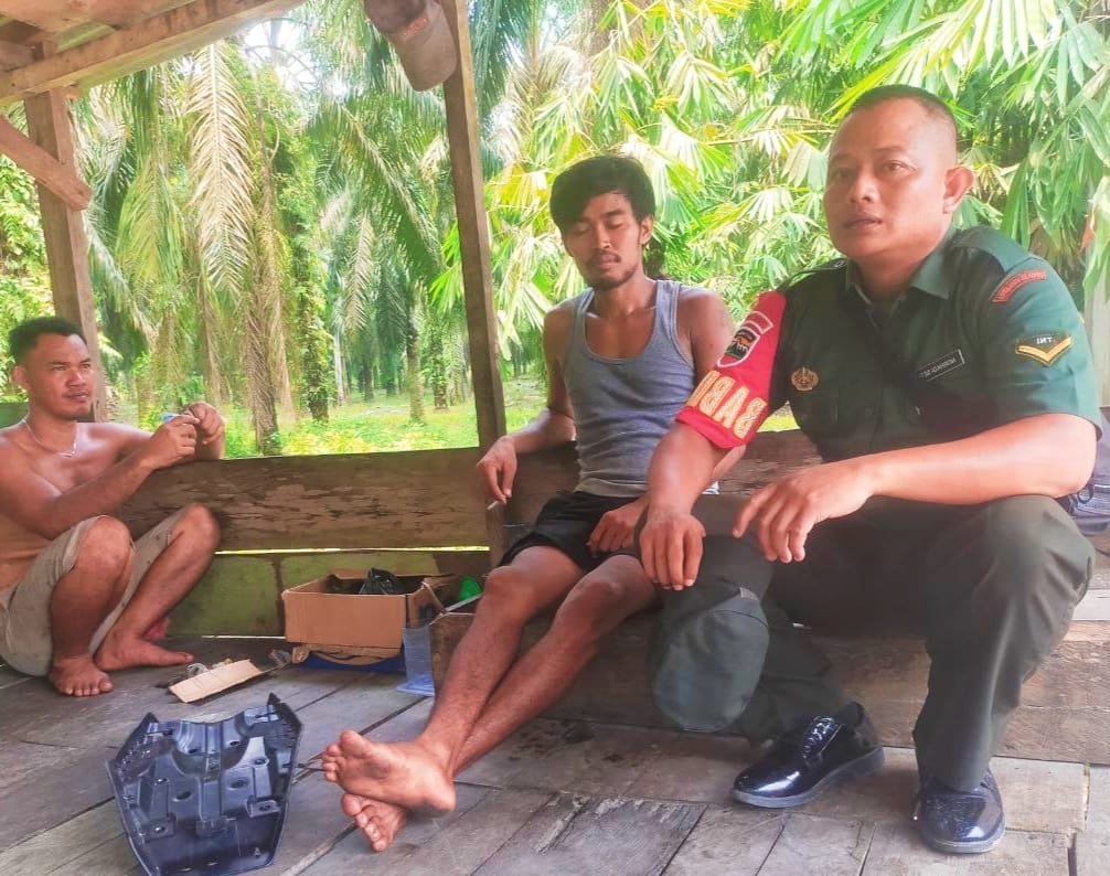 Serda Nurhadi Seto Melaksanakan Komsos bersama Warga di Pos Ronda