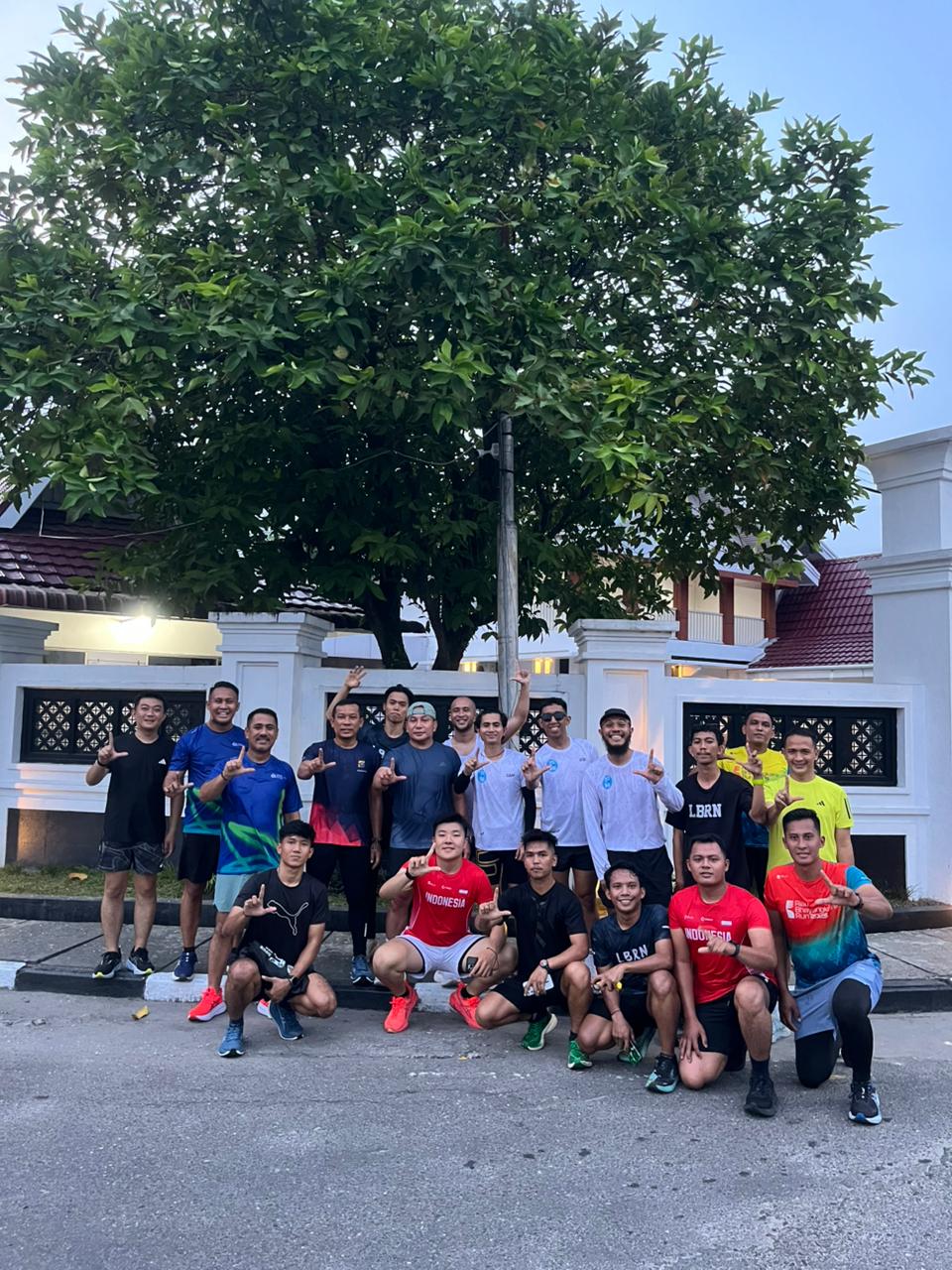 HUT ke-80, Brimob Polda Riau Gelar Lomba Lari Berkelompok 8 KM