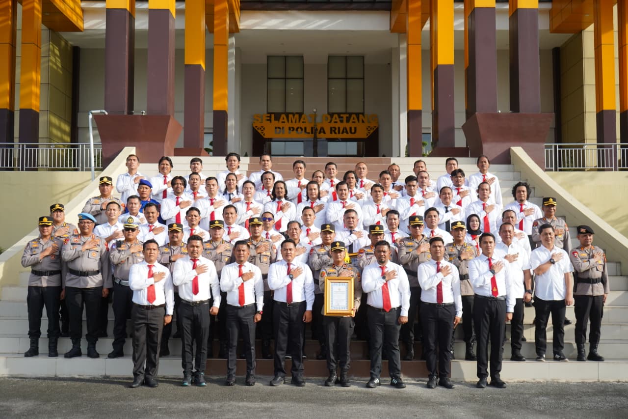 Komitmen Berantas Narkoba, 96 Personel Diganjar Penghargaan Kapolda Riau