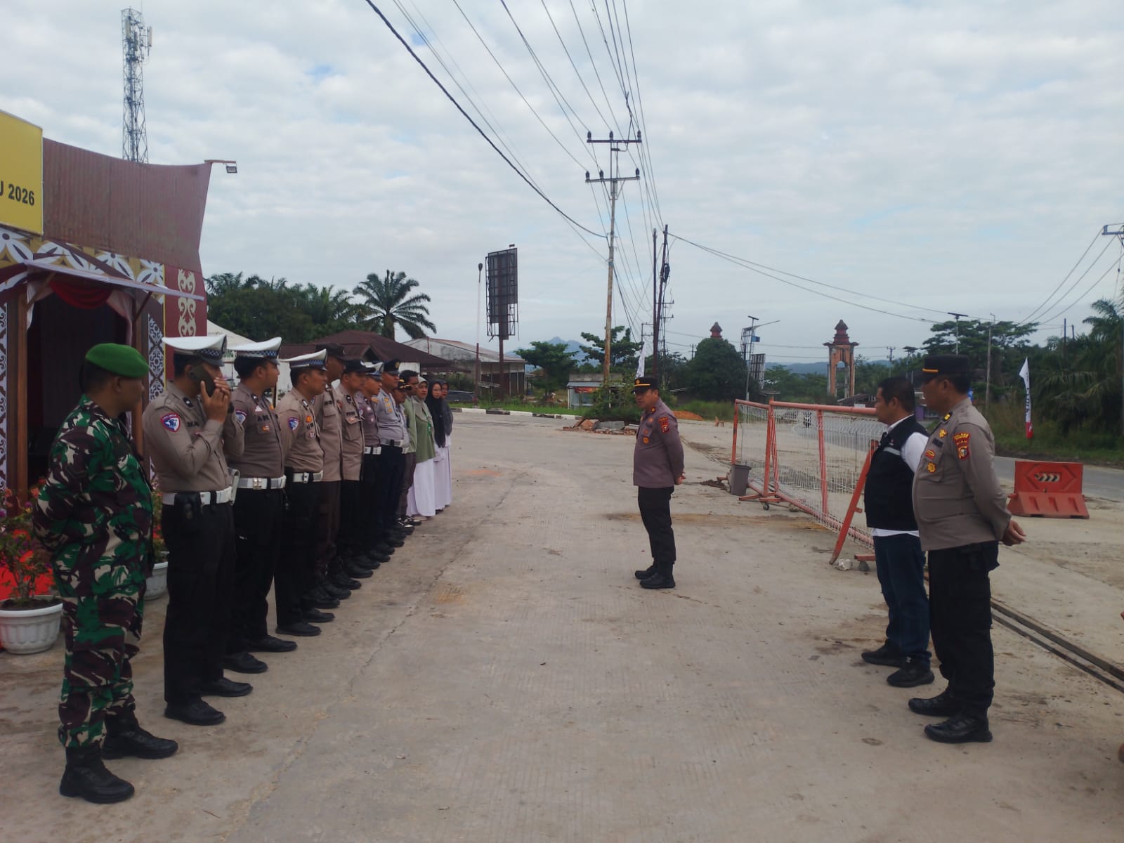 Apel Pagi Pengamanan Natal dan Tahun Baru Tahun 2025 di Pos Pelayanan Terpadu Batu Bersurat 