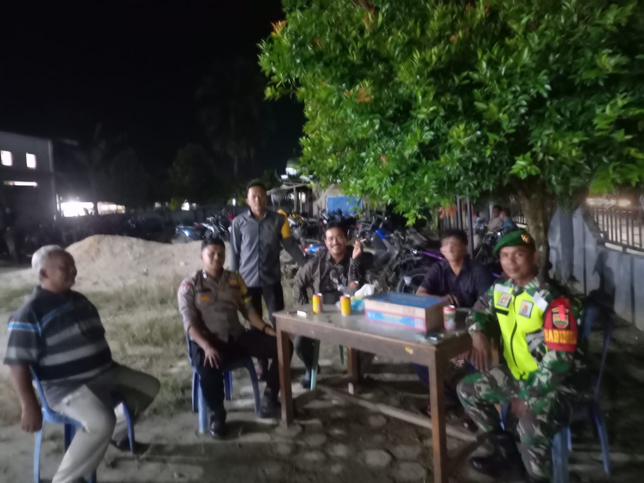 Ciptakan Rasa Aman, Babinsa Koramil 01/Bkn Laksanakan PAM Di Gereja