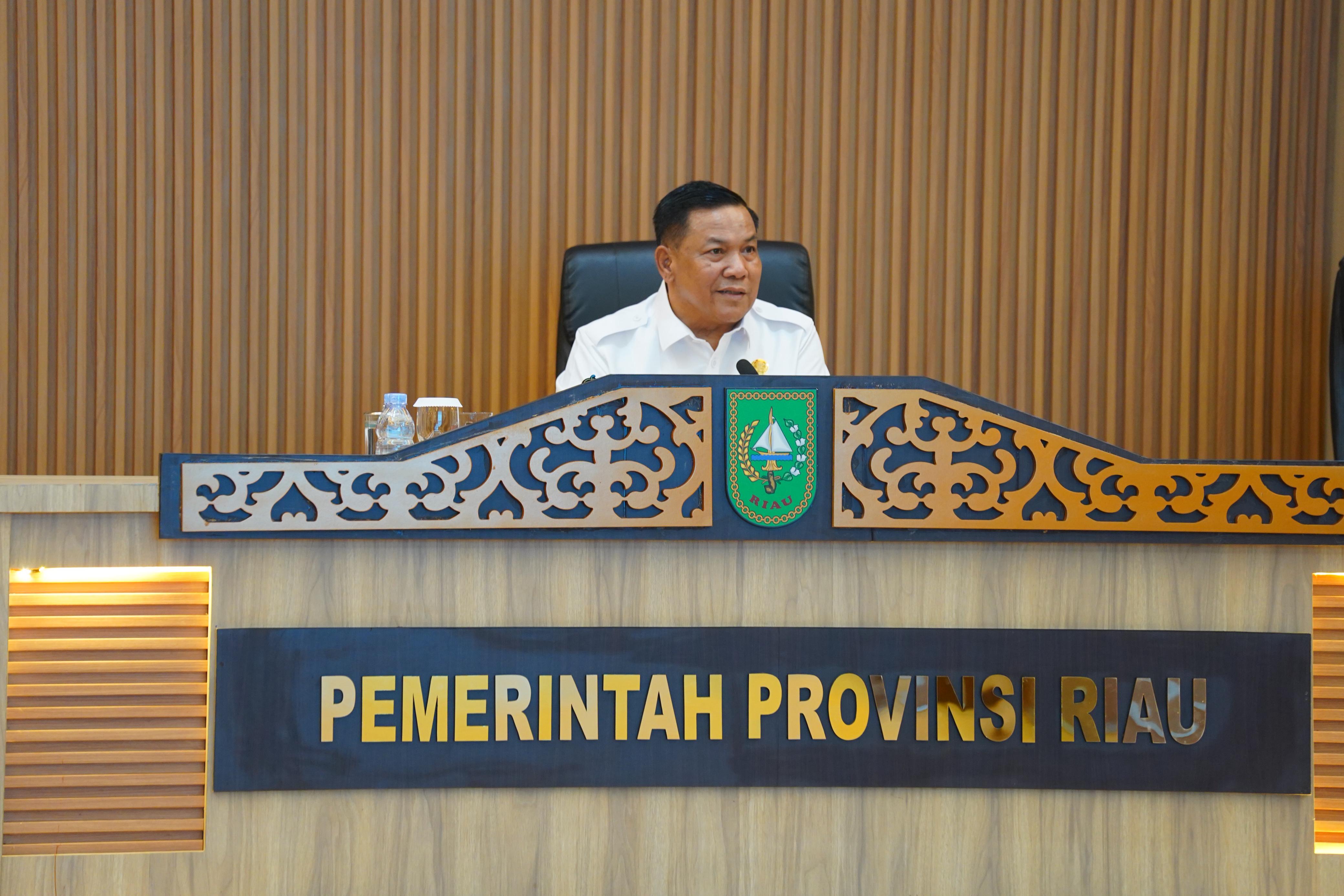 Refleksi Akhir 2025, Plt Gubernur Riau Paparkan Tantangan Fiskal hingga Pengangguran