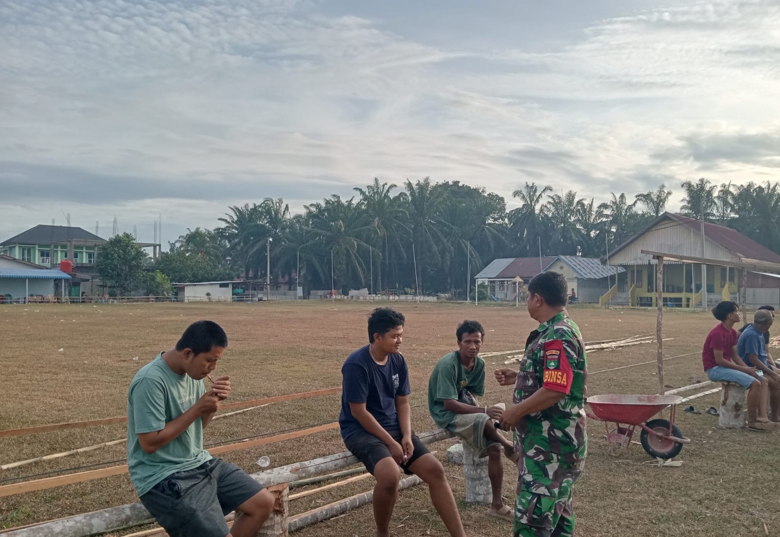Babinsa Koramil 14/Kepenuhan Berikan Sosialisasi Bahaya Narkoba Kepada Gen Z