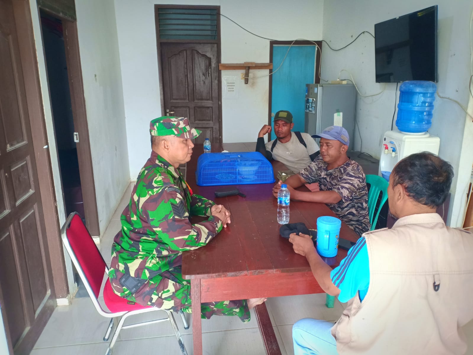 Danpos kecamatan Pelalawan Menjalin Hubungan Silaturrahmi Kepada Masyarakat Binaan