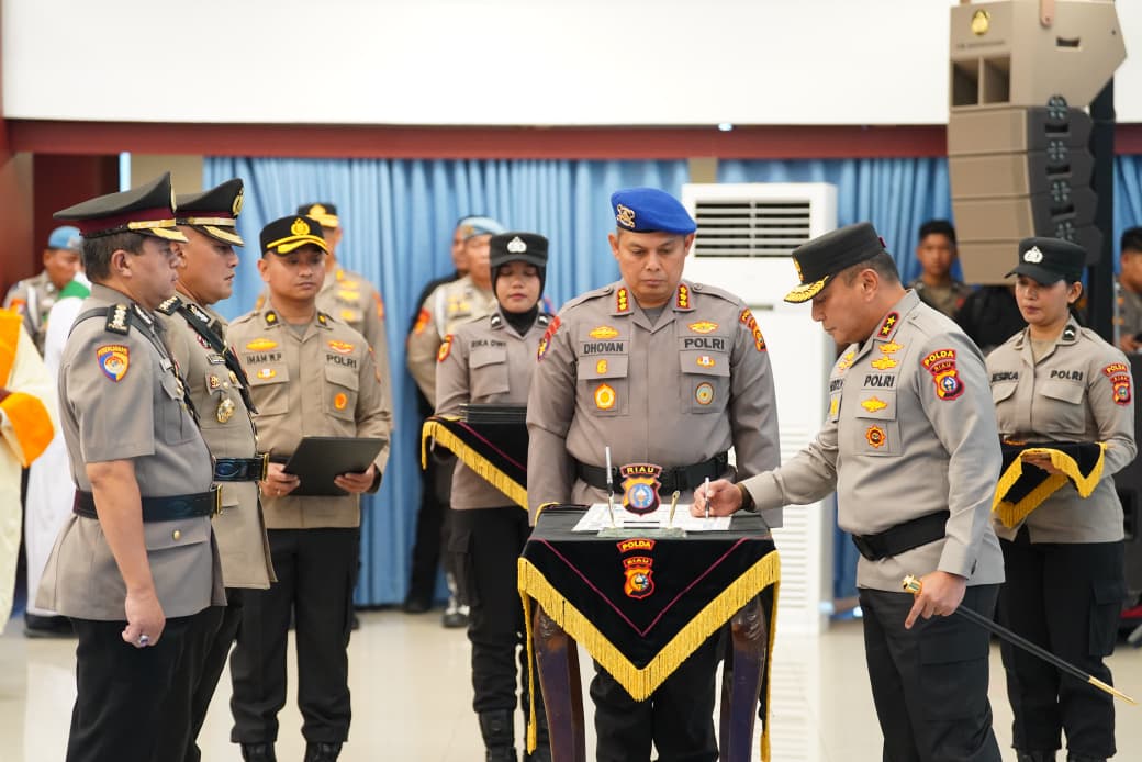 Kapolda Irjen Herry Heryawan Pimpin Sertijab, Ini Susunan Pejabat Baru Polda Riau