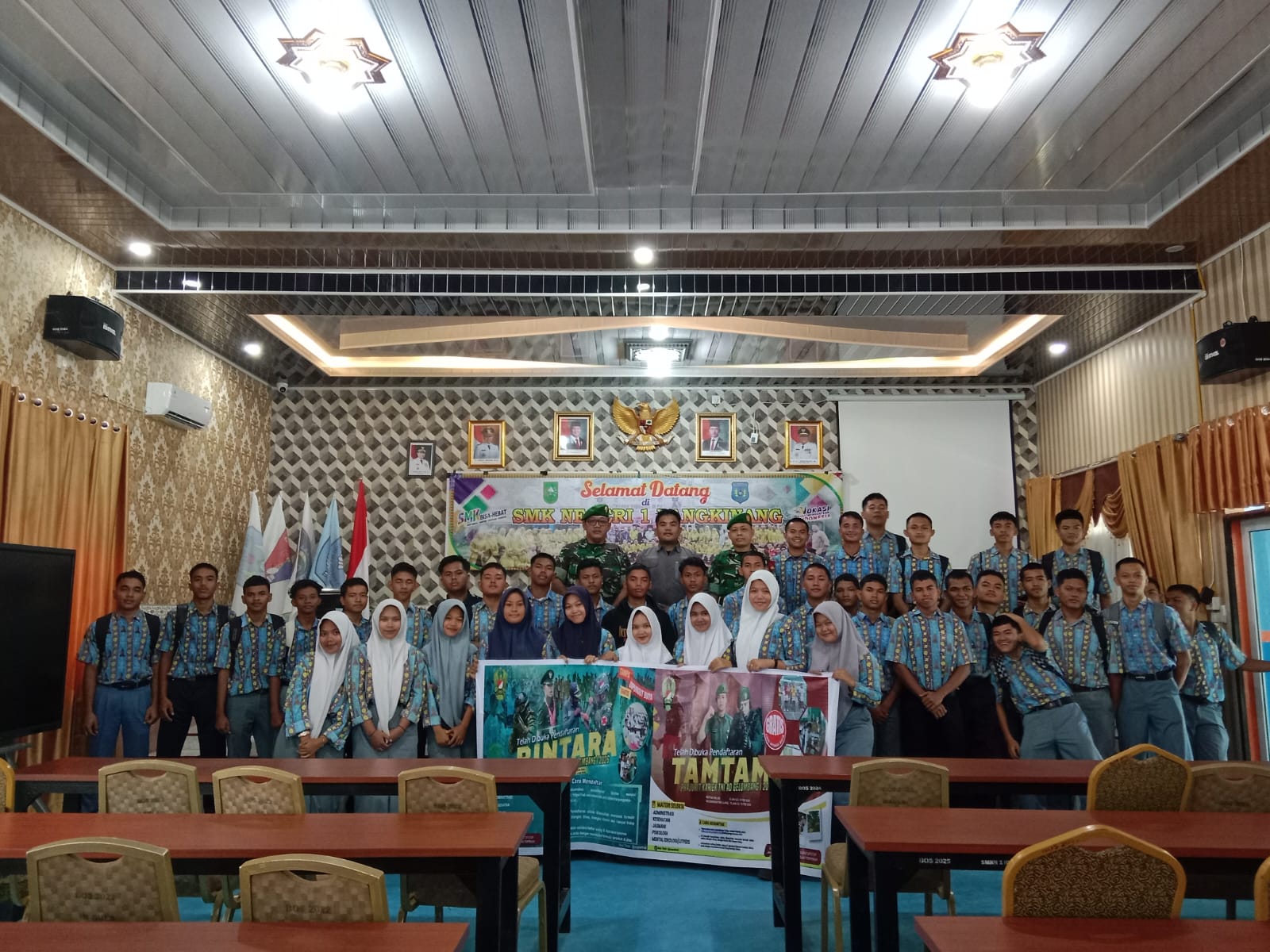 Babinsa Koramil 01/Bkn Sosialisasikan Rekrutmen, dan Ajak Pelajar Bergabung Menjadi Prajurit TNI-AD