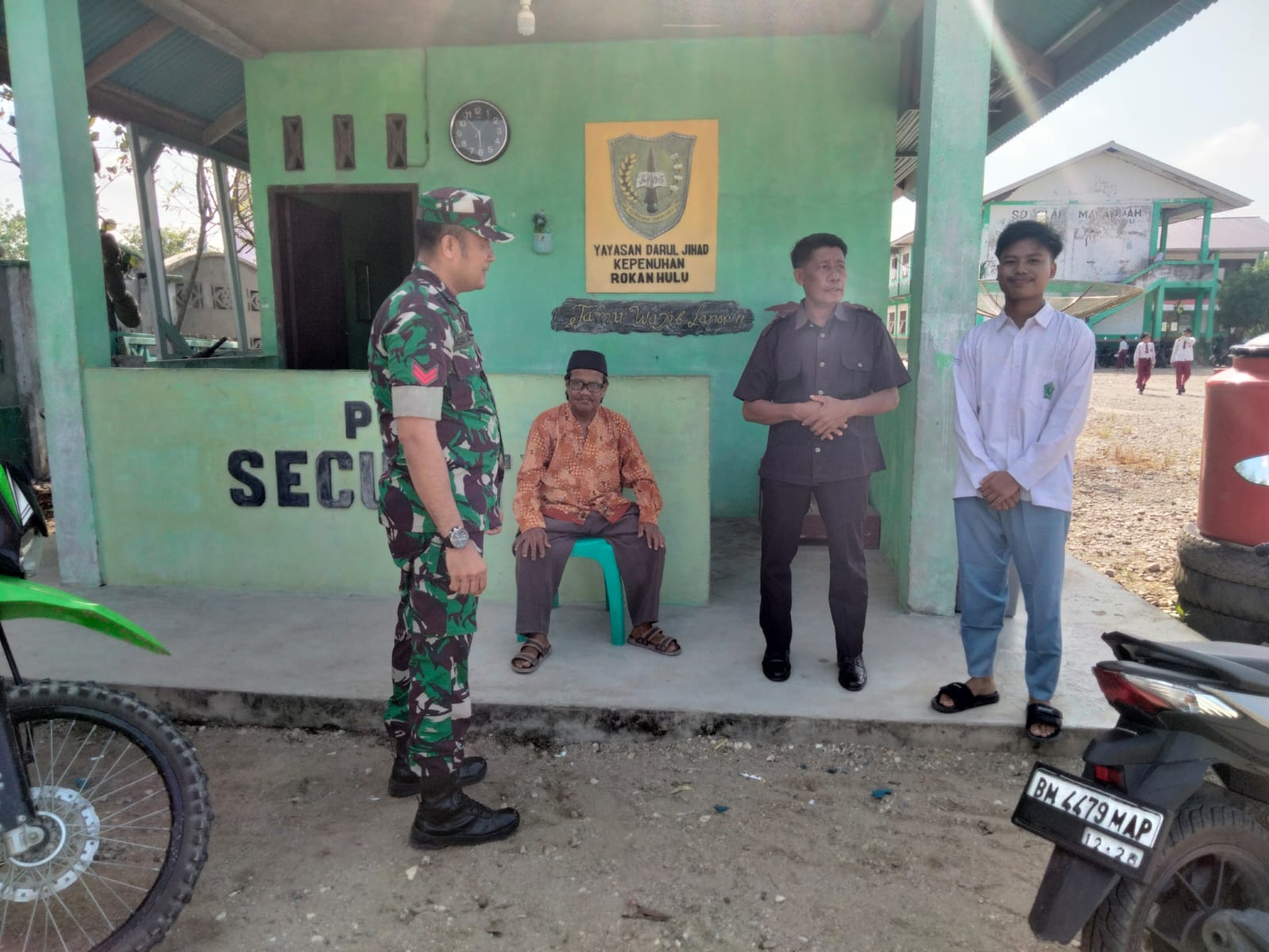 Babinsa Koramil 14/Kepenuhan Berikan Sosialisasi Bahaya Narkoba, Kepada Warga dan Pemuda