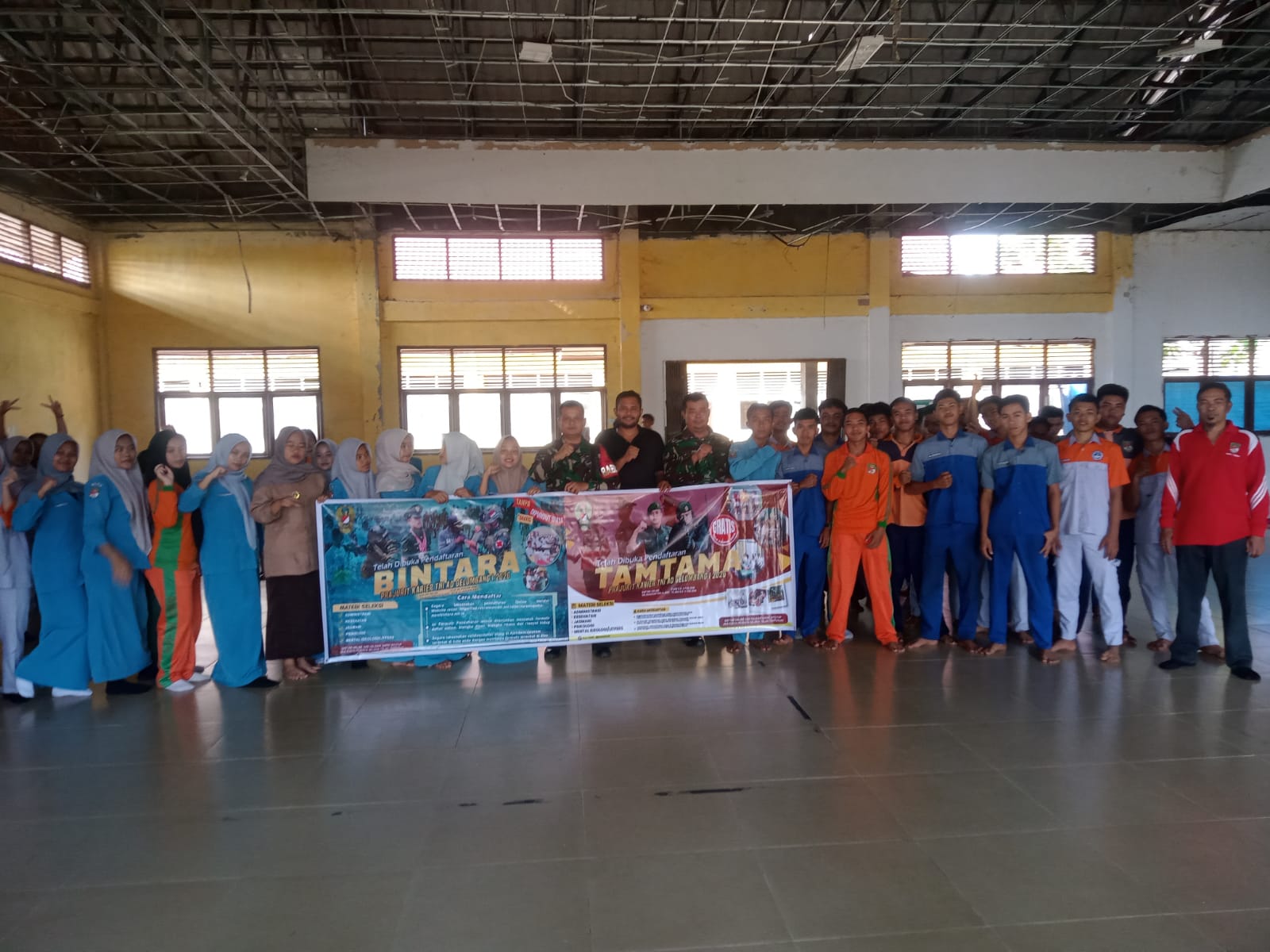 Tumbuhkan Minat Generasi Muda, Babinsa Koramil 03/Bunut Sosialisasikan Rekrutmen TNI AD di SMKN 1 Bu