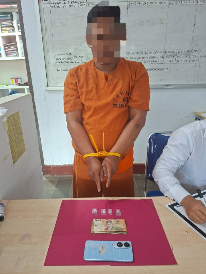 Polsek Kampar Tangkap Residivis Pelaku Narkoba di Desa Pengawasan, 4 Paket Sabu-sabu Diamankan