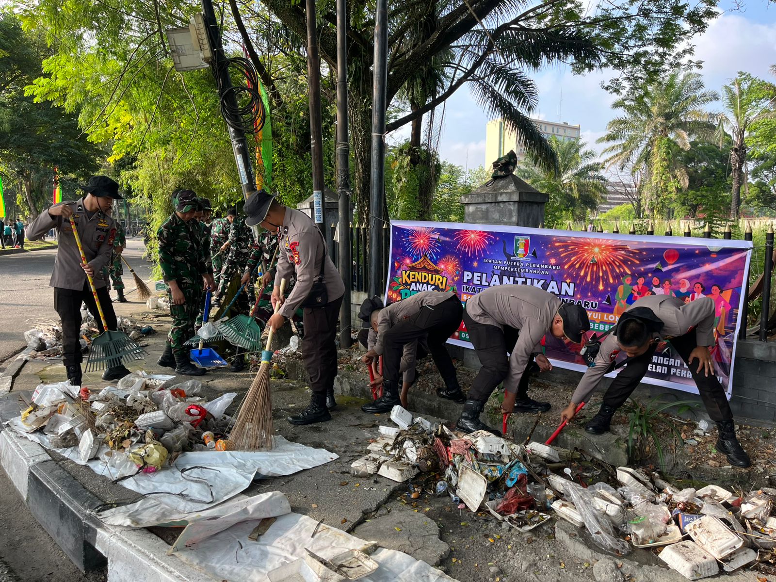 Jelang Ramadan, Polda Riau dan Pemko Pekanbaru Galakkan Aksi Bersih dan Kebersamaan
