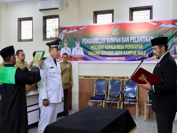 Penjabat Desa Persiapan Tanjung Jaya Dilantik, Sarjiono Gantikan Rusli Munir 