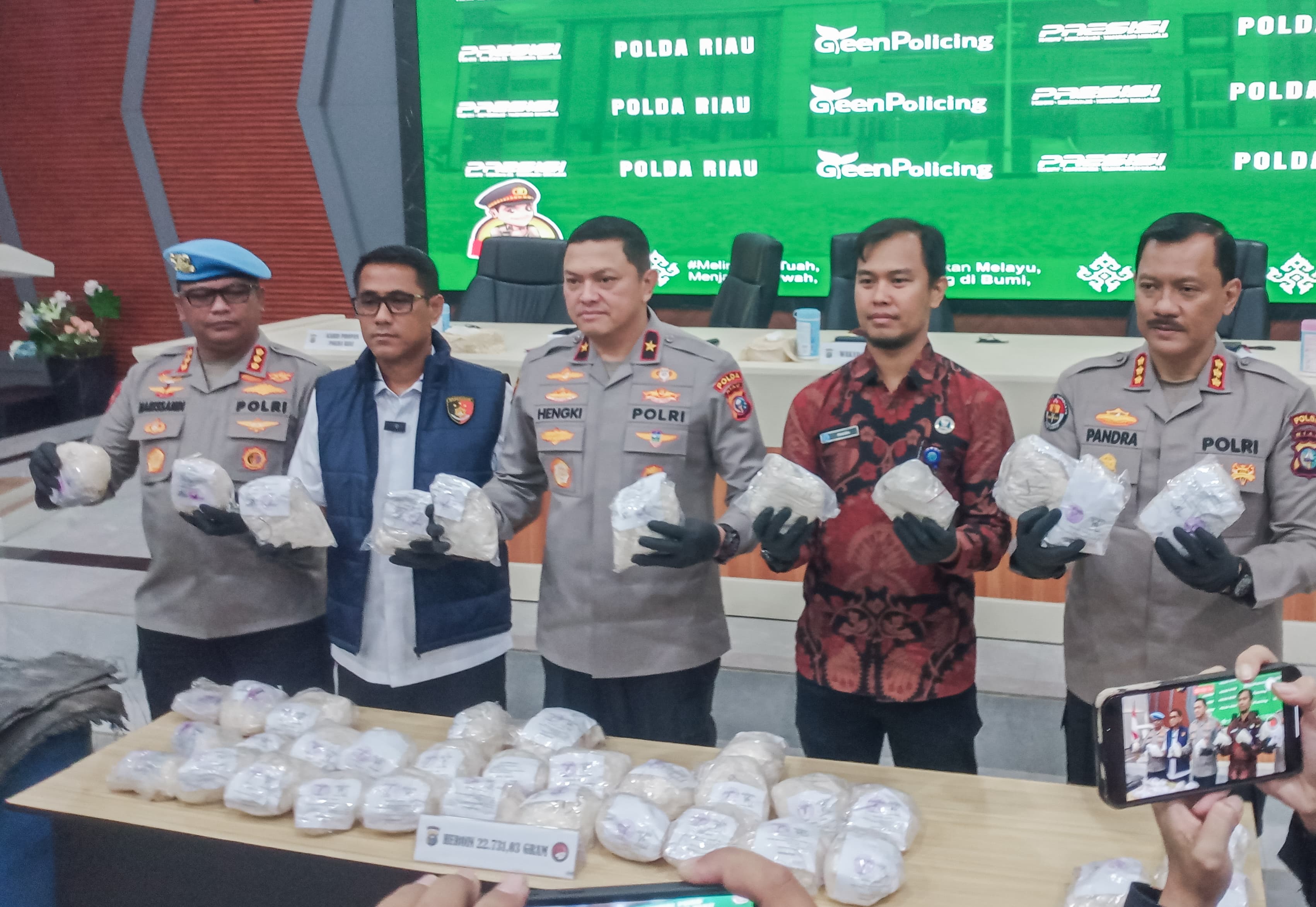 Polda Riau Gagalkan Peredaran 22,7 Kg Heroin di Bengkalis, Tiga Orang Diamankan