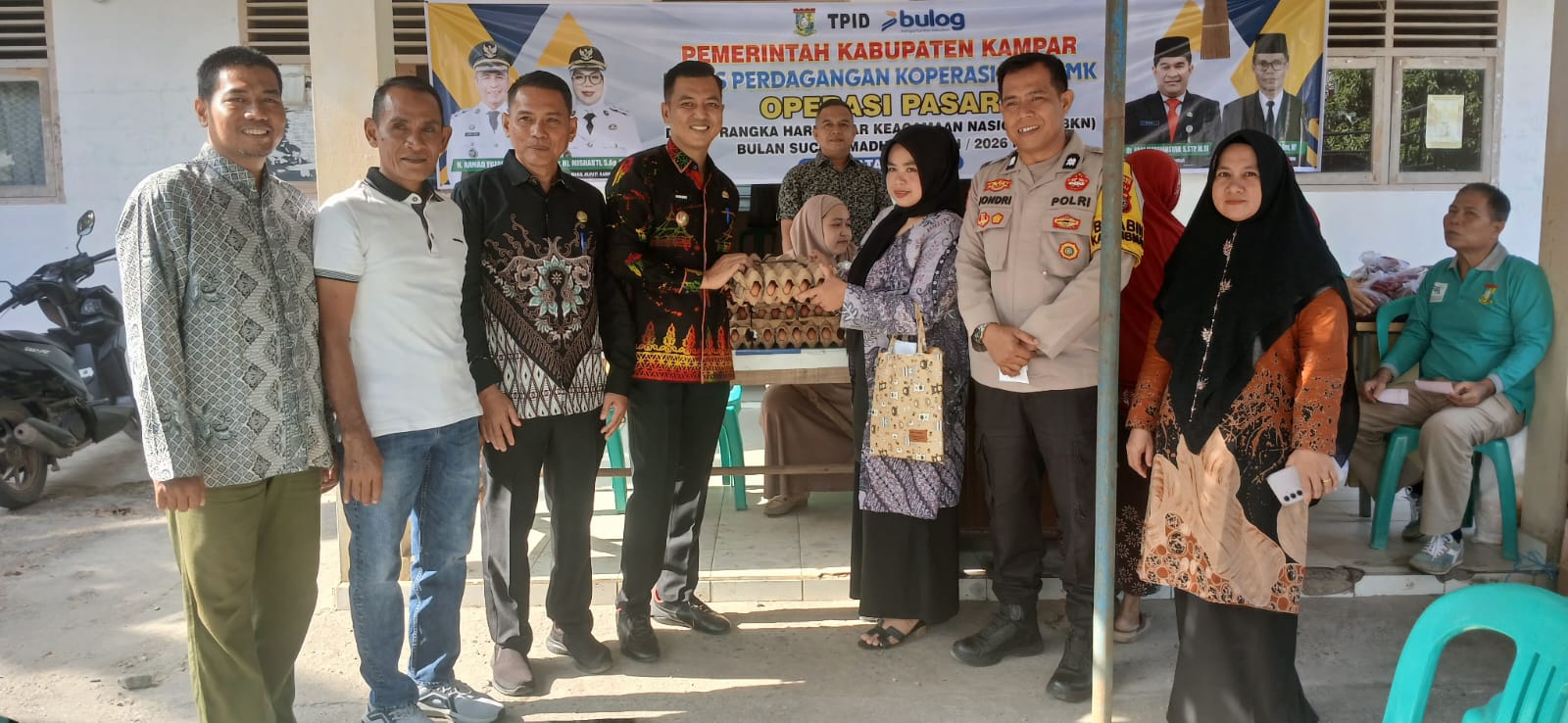 TPID Pemda Kampar dan Bulog Gelar Operasi Pasar di Batu Belah, Kabid Pasar : Bukti Pemerintah Hadir 