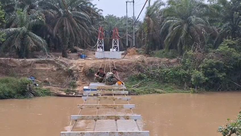 Harapan Warga Desa Semakin Nyata, Pembangunan Jembatan Garuda Kodim 0313/KPR Berjalan Pesat