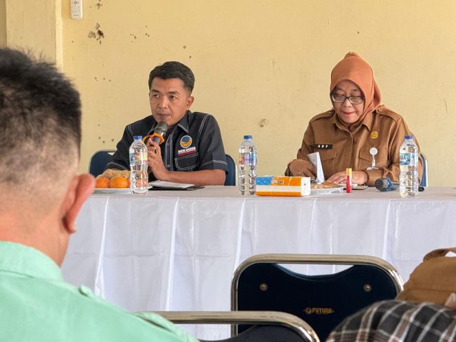 Anggota DPRD Kampar Dorong Perusahaan Berkontribusi pada Perbaikan Jalan Desa