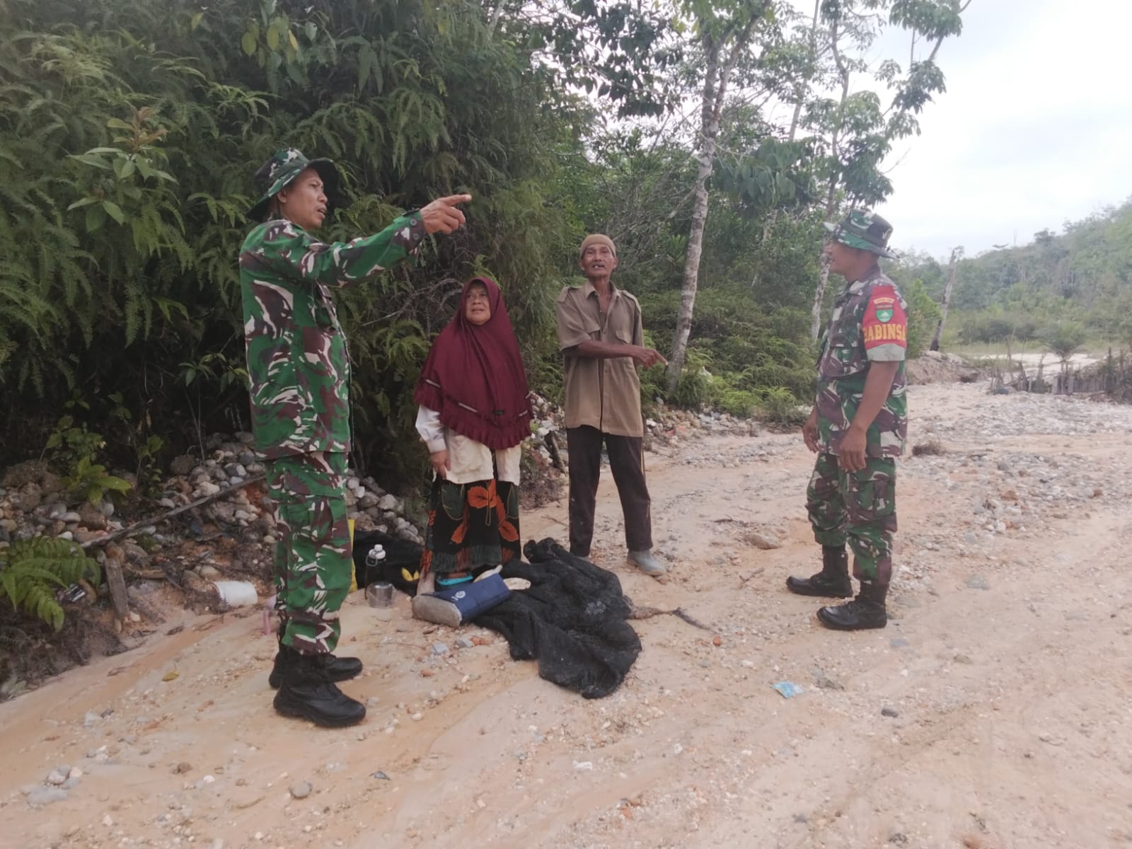 Cegah Karhutla, Babinsa Koramil 01/Bangkinang Intensifkan Patroli dan Sosialisasi di Kecamatan Salo