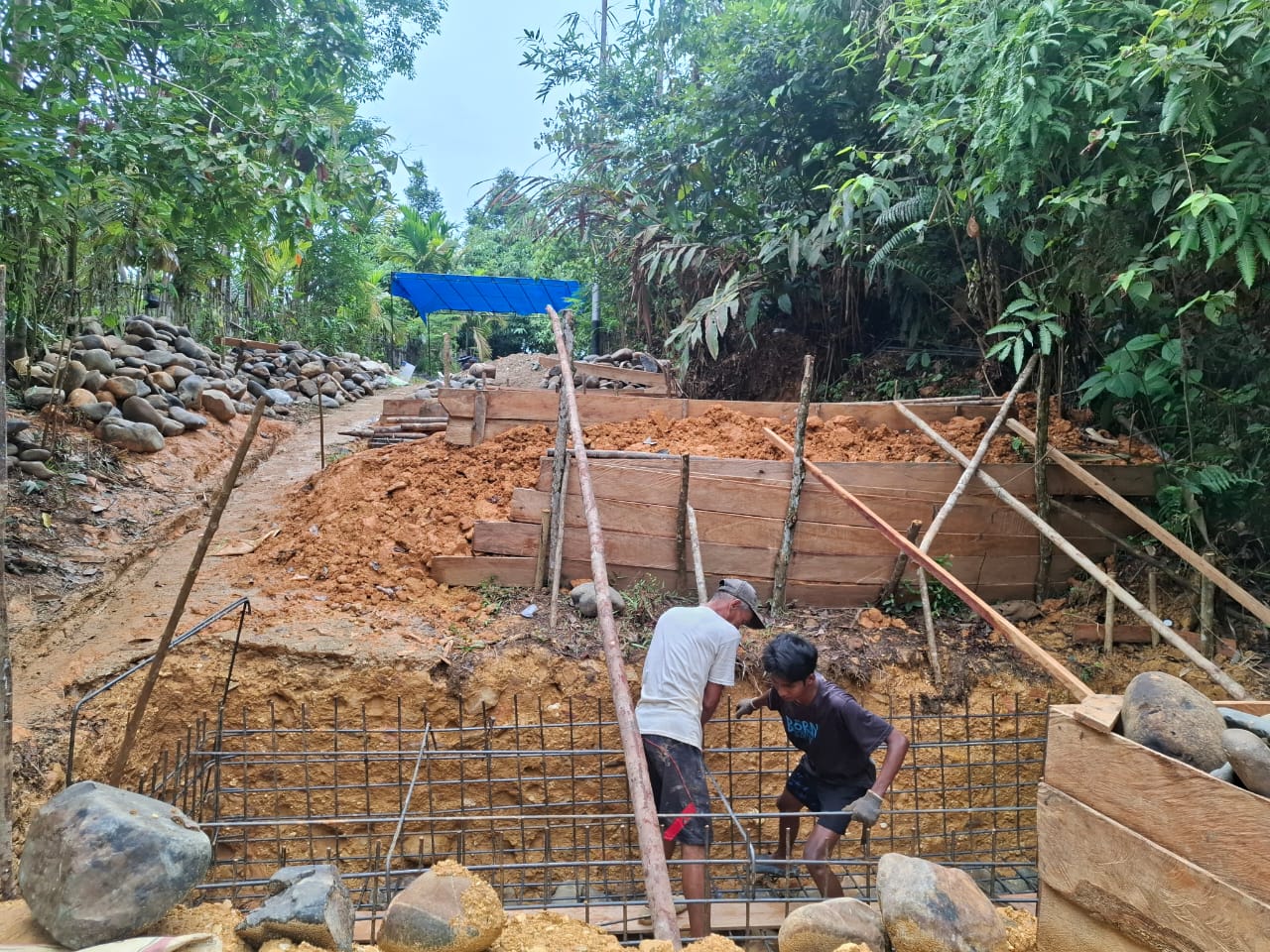 Kejar Target, Kodim 0313/KPR Terus Kawal Pembangunan Jembatan Desa Kota Lama