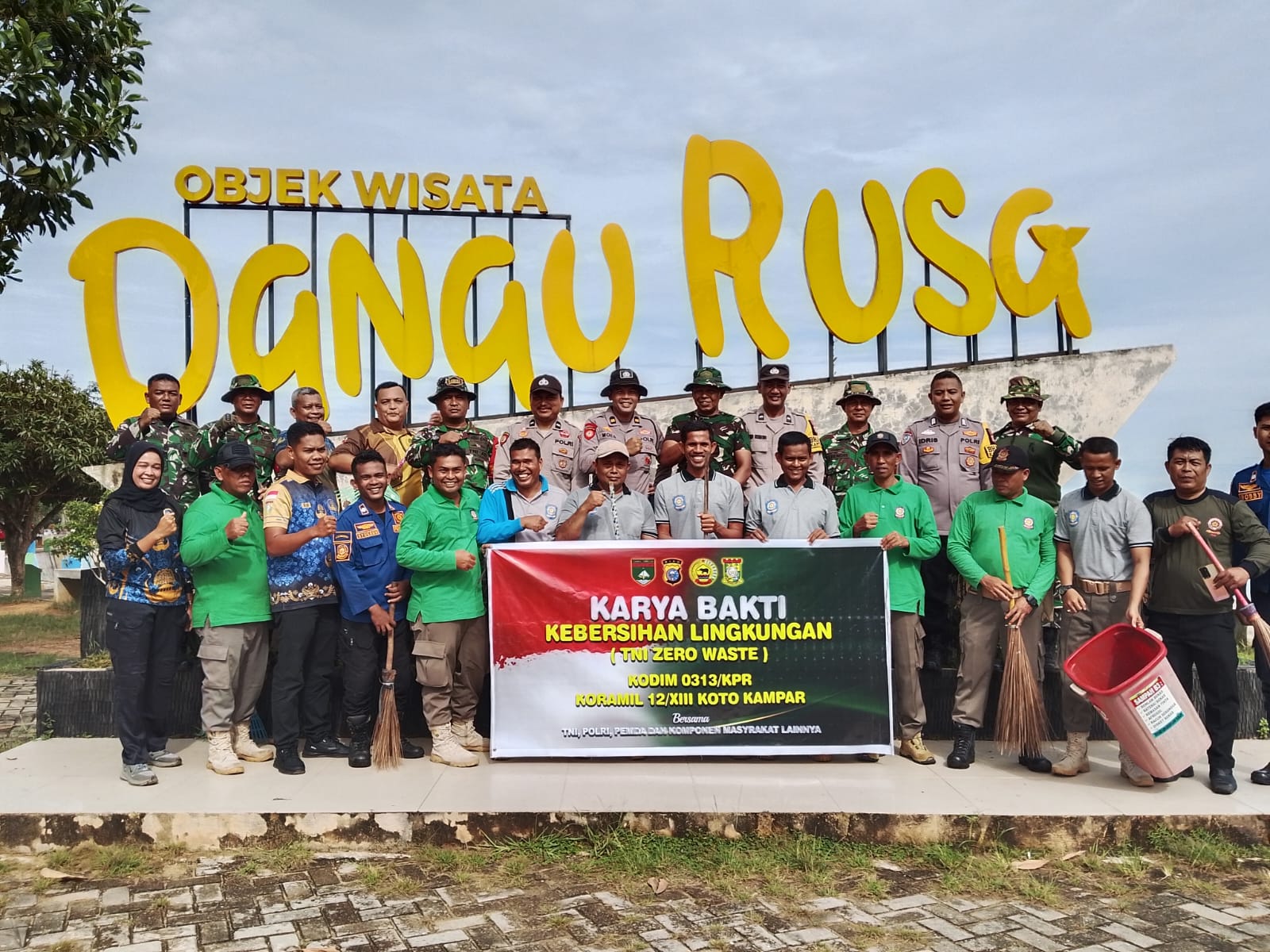 Koramil 12/XIII Koto Kampar Gelar Karya Bakti, Dalam Rangka Hari Anti Sampah Sedunia