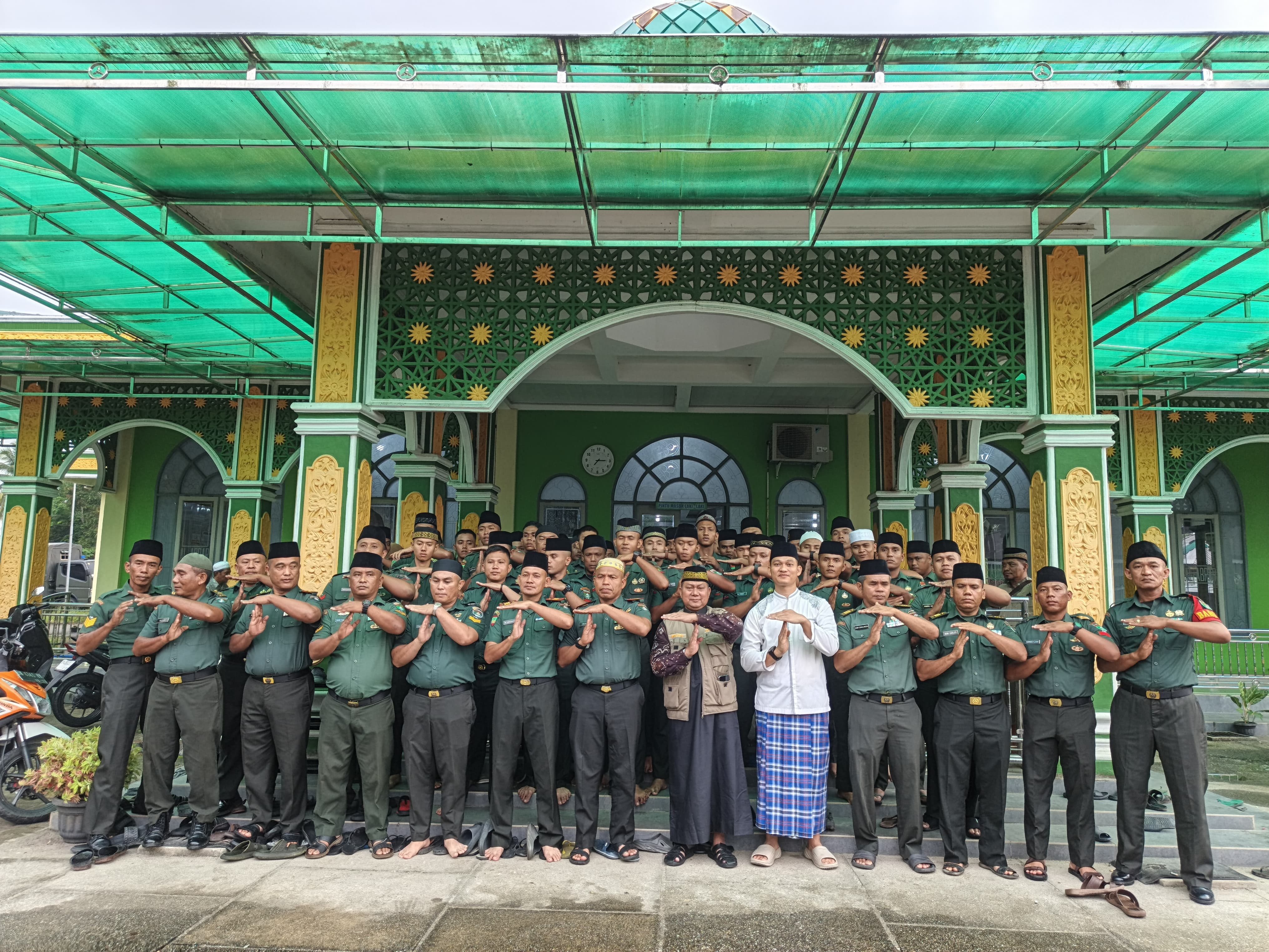 Perkuat Keimanan dan Silaturahmi, Dandim Hadiri Gerakan Sholat Subuh Berjamaah Bersama Kasdam XIX/TT