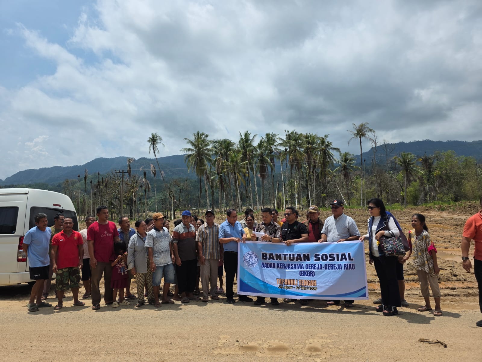 Badan Kerja Sama Gereja Riau Salurkan Bantuan untuk 93 Keluarga Terdampak Banjir di Tapanuli Tengah