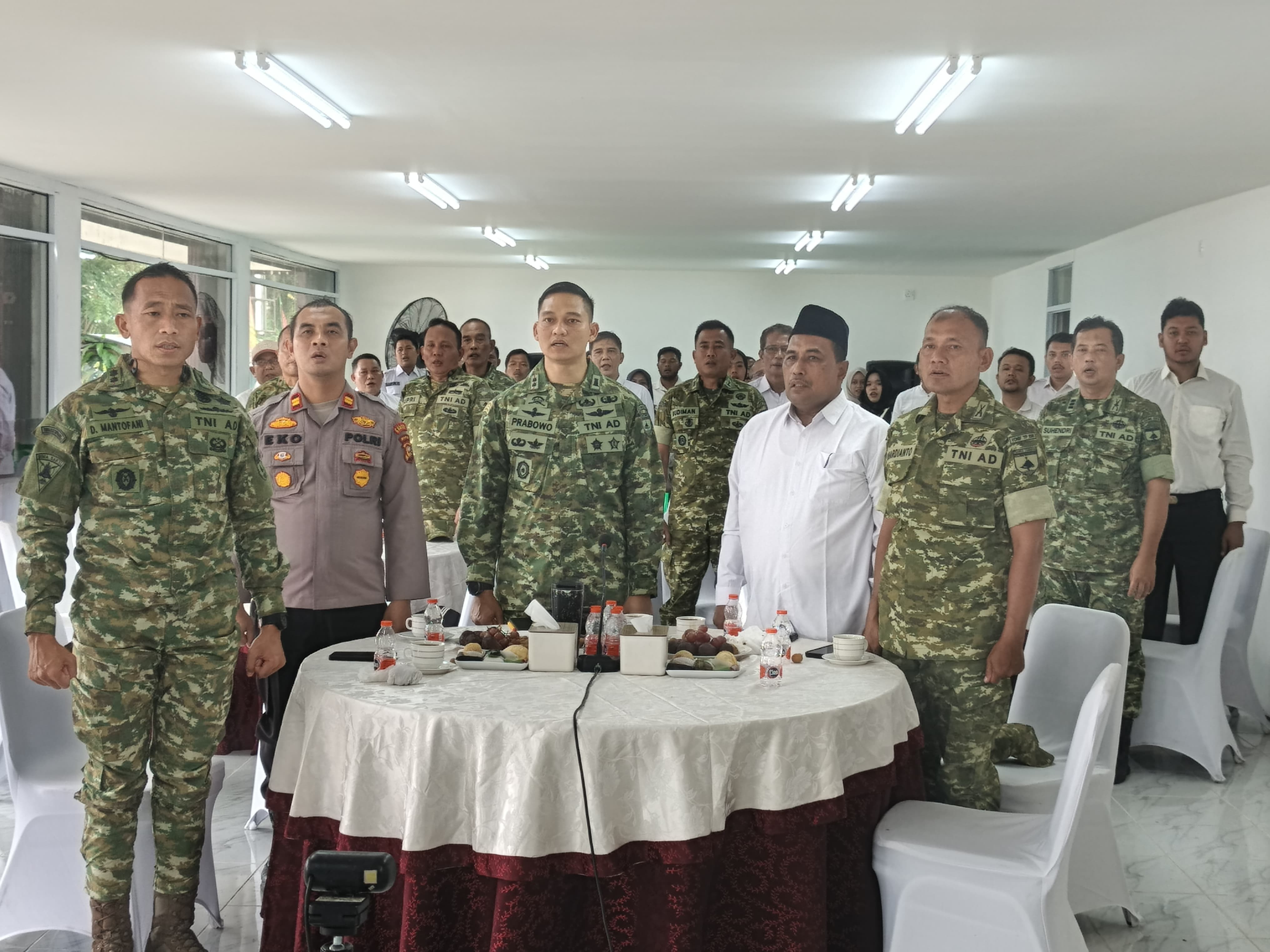 Dandim 0313/KPR Bersama Forkopimda Kampar Hadiri Peresmian 1060 Titik KDKMP oleh Presiden RI Secara 