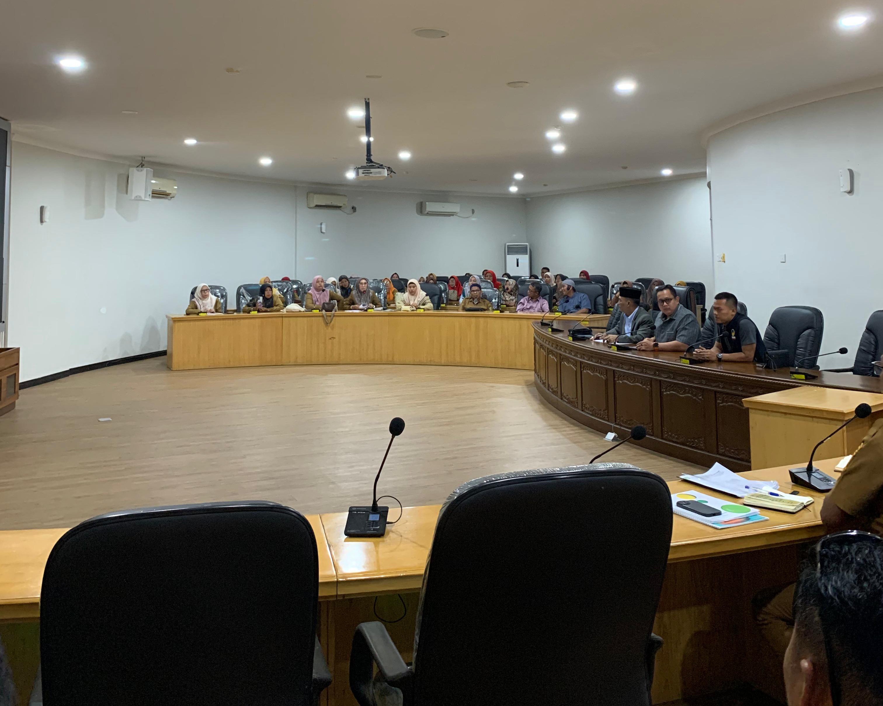 Honor Belum Dibayar Empat Bulan, Komisi II DPRD Kampar Soroti Nasib Guru Bantu