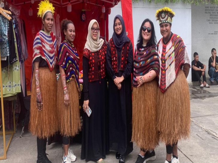 Bupati Kampar Ikut Gembira, Rumah Batik Serunai Kampar Tampil Memukau di Gema