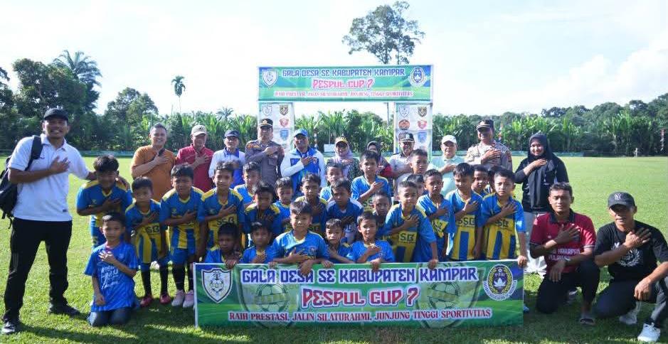 Buka Turnamen Sepak Bola, Wabup Kampar Ingin Olahraga Jangan Sekedar Kompetisi, Tapi Ajang Pembinaan
