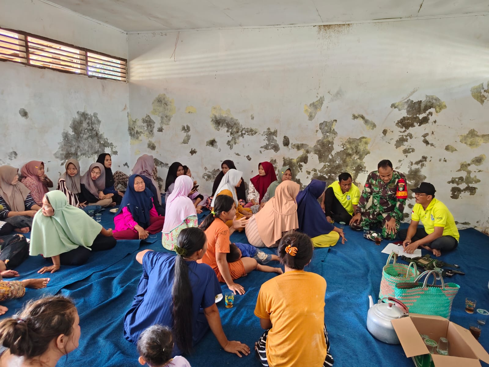 Babinsa Koramil 14/Kpn Dan Warganya, Tumbuhkan Kekompakan Serta Kemanunggalan