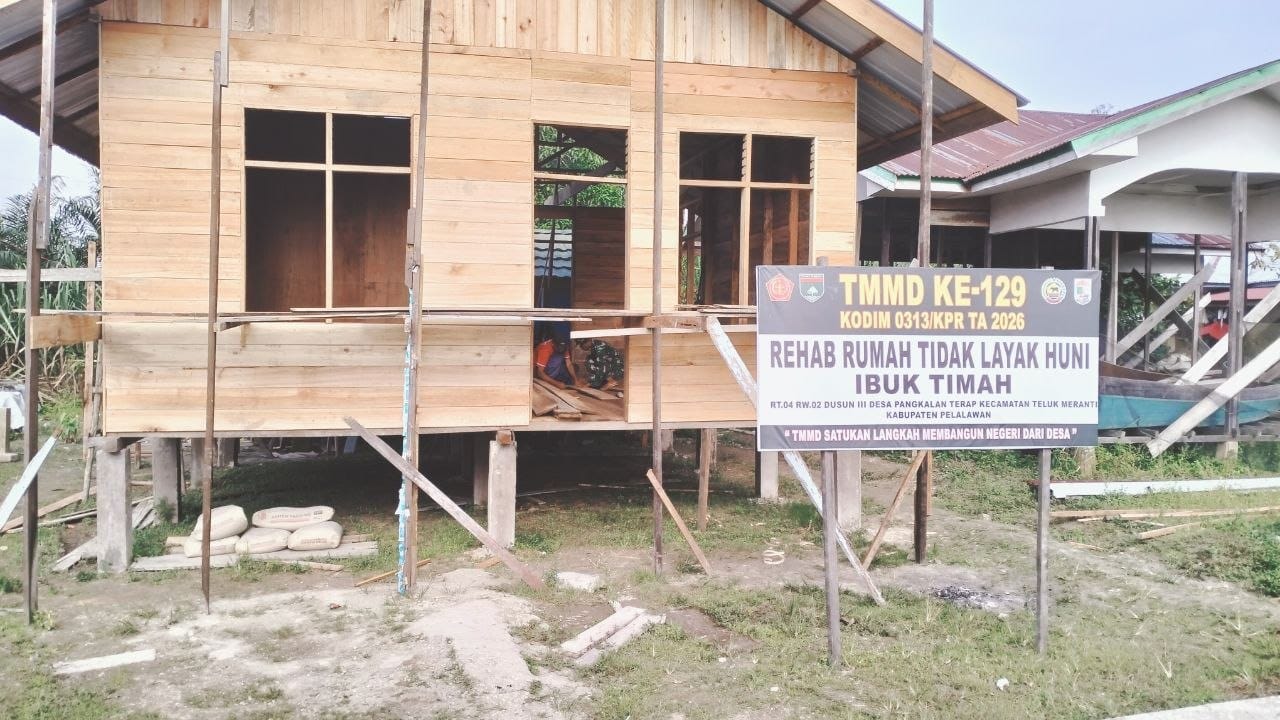 Siap Dihuni Dalam Waktu Dekat, Pembangunan RTLH Ibu Timah Dalam TMMD ke-129 Kodim 0313/KPR 