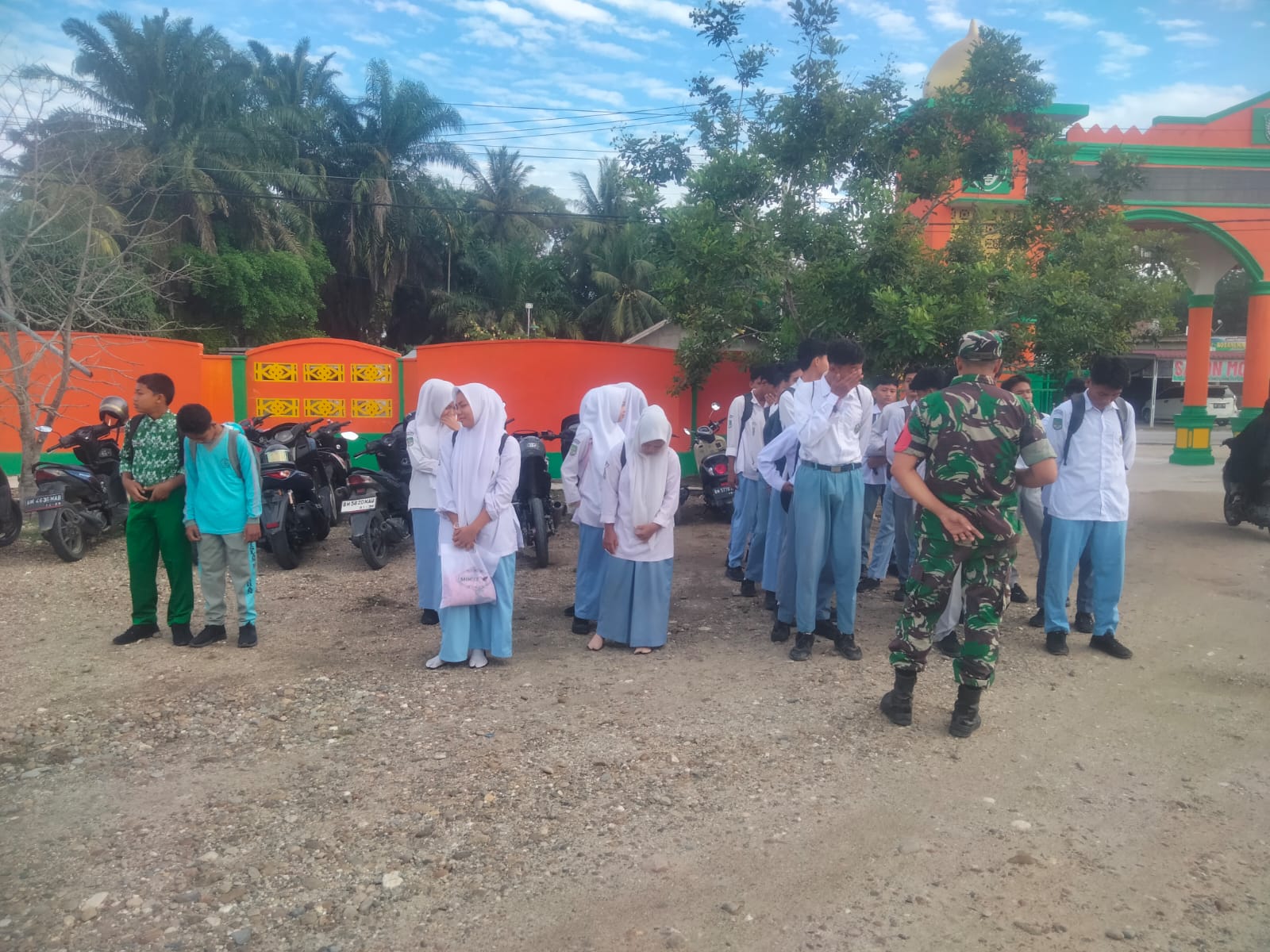Peduli Dengan Generasi Muda, Babinsa Koramil 14/Kepenuhan Berikan Sosialisasi Narkoba