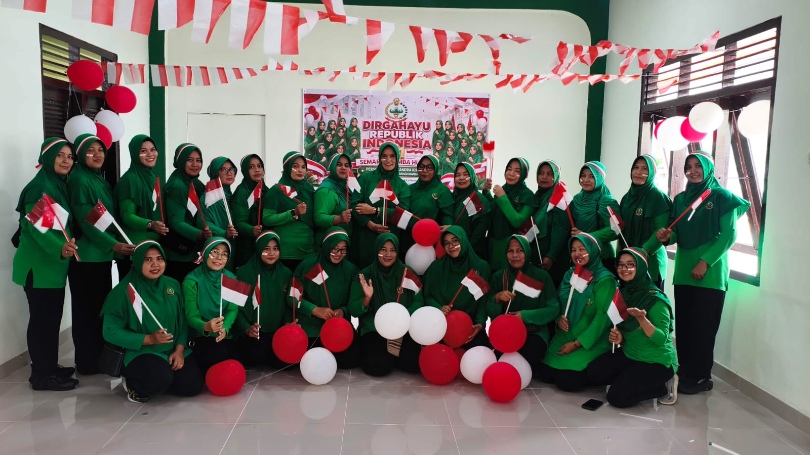 Angota Koramil 01/BKN dan Persit Adakan Kegiatan Lomba Dalam Rangka Menyemarakkan HUT RI Ke -81 