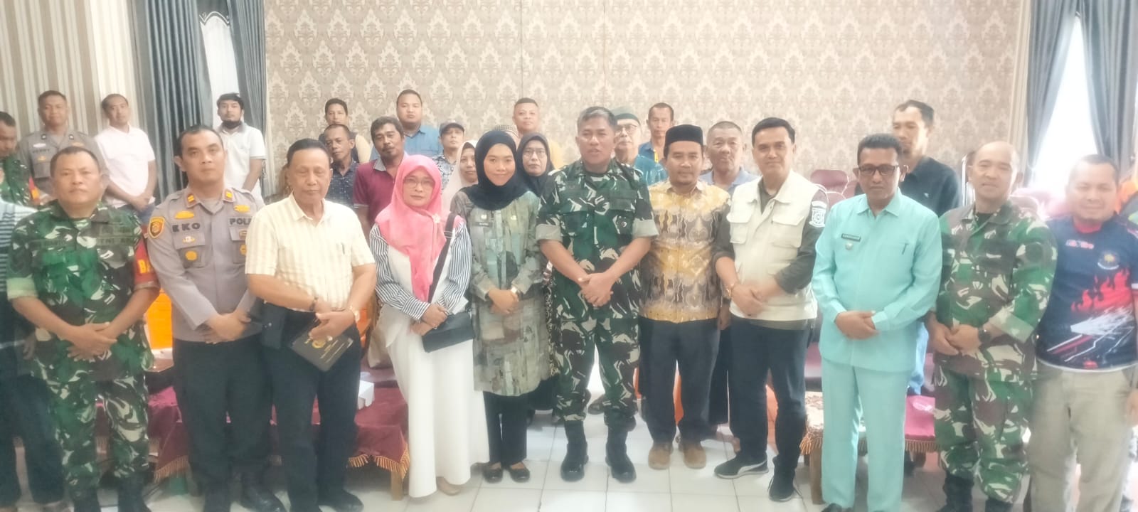 Tingkatkan Kewaspadaan Karhutla, Babinsa Koramil 01 Bangkinang dan Warga Ikuti Penyuluhan dari Mabes