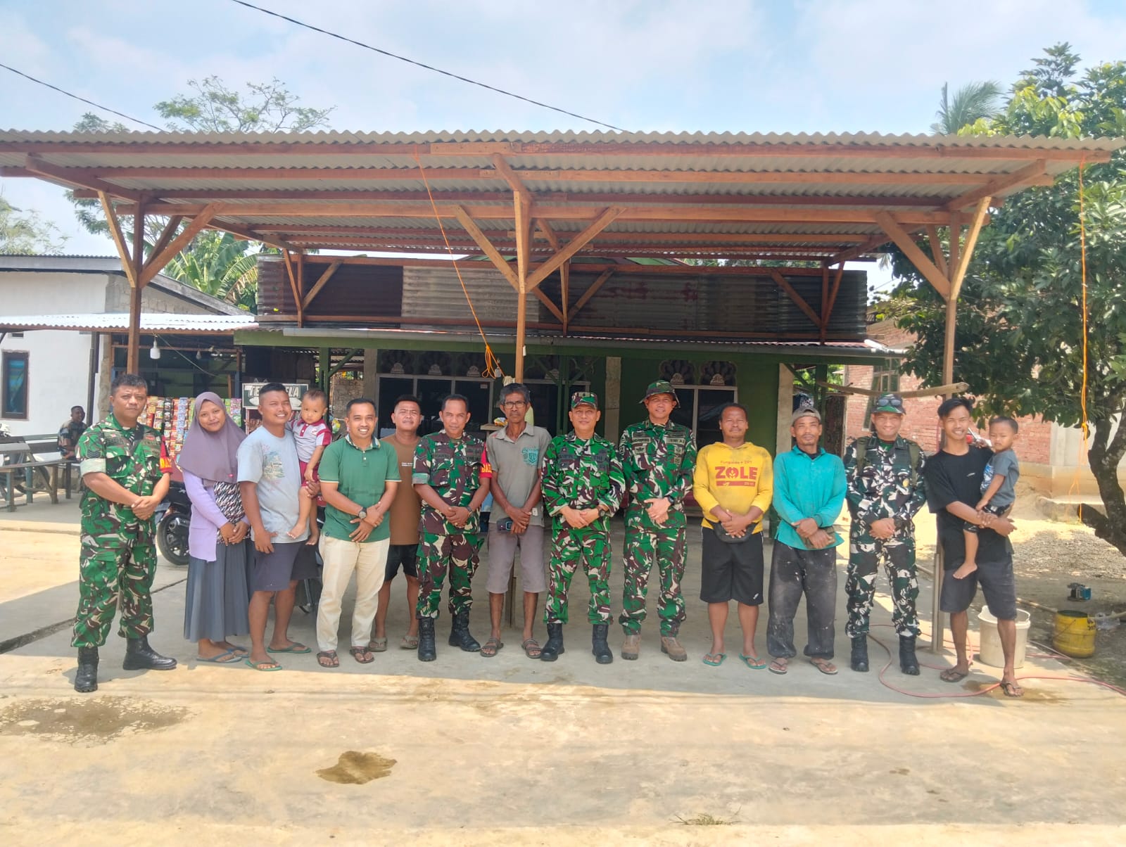 Cegah Karhalut, Babinsa Koramil 01/Bkn Bersama Tim Pamen Mabes TNI AD Gelar Sosialisasi Karhutla 