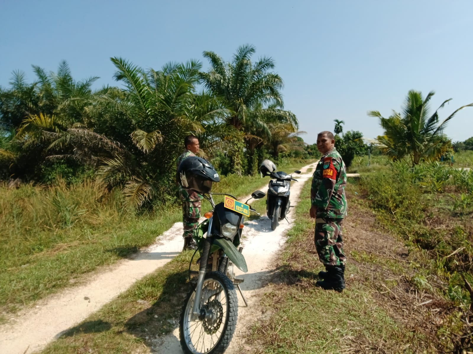 Babinsa Koramil 07/Kampar Kodim 0313/KPR Terus Siaga, Patroli Karhutla Berjalan Efektif