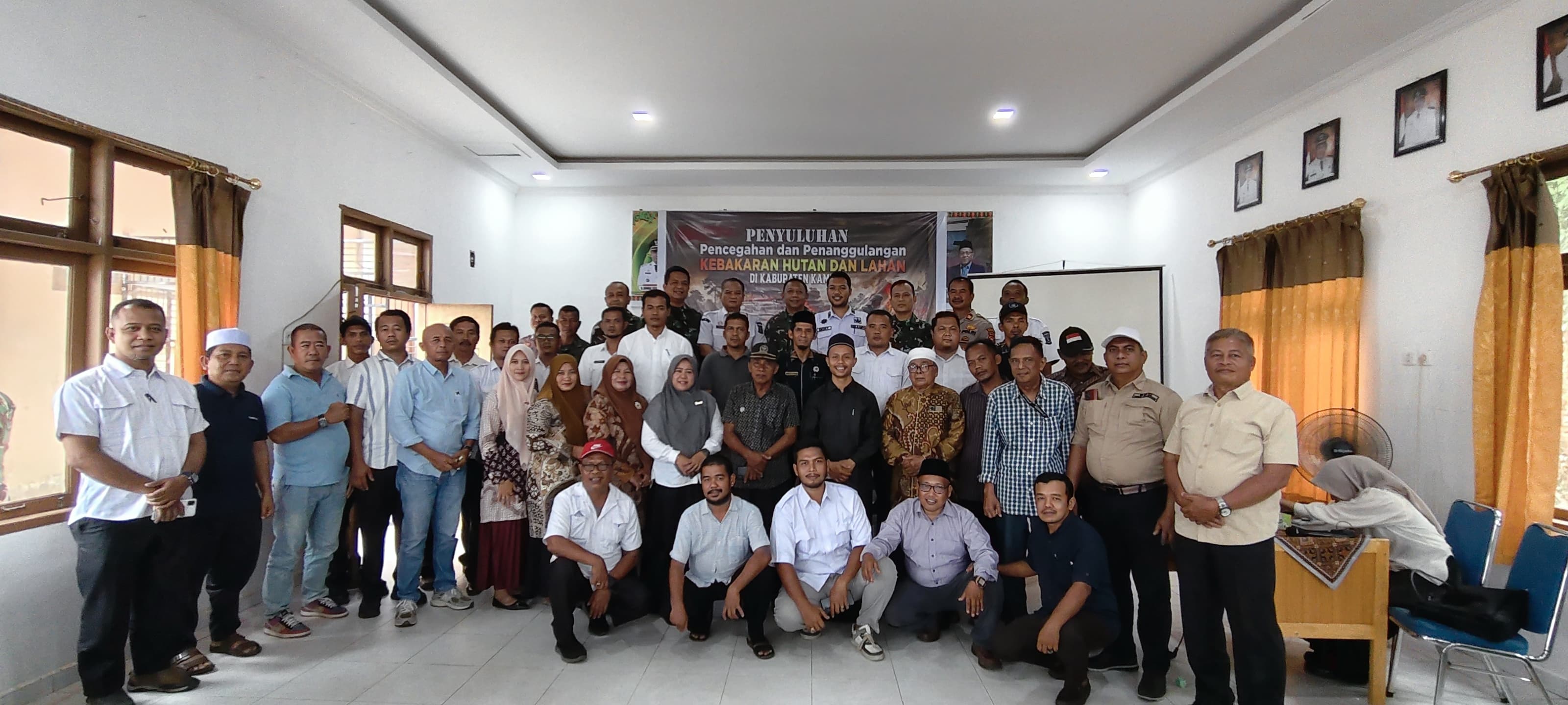 Kolonel Lek Hermawan Pimpin Tim Mabes TNI Sosialisasi Karhutla di Kecamatan Kampa