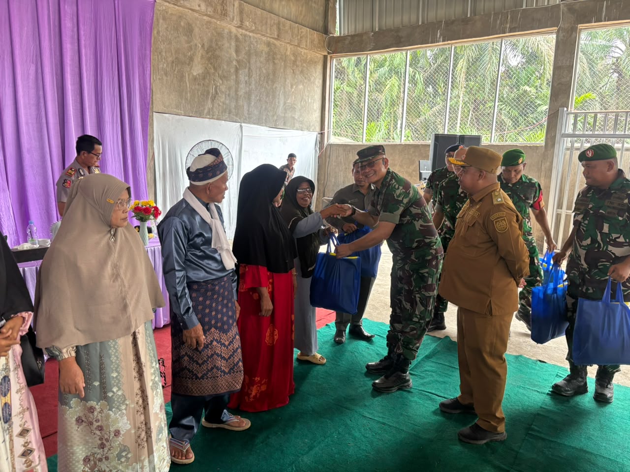 Terus lakukan Edukasi Penanganan Karhutla, Tim Penyuluh Mabes TNI Rangkul LKA dan Muspika Tambusai