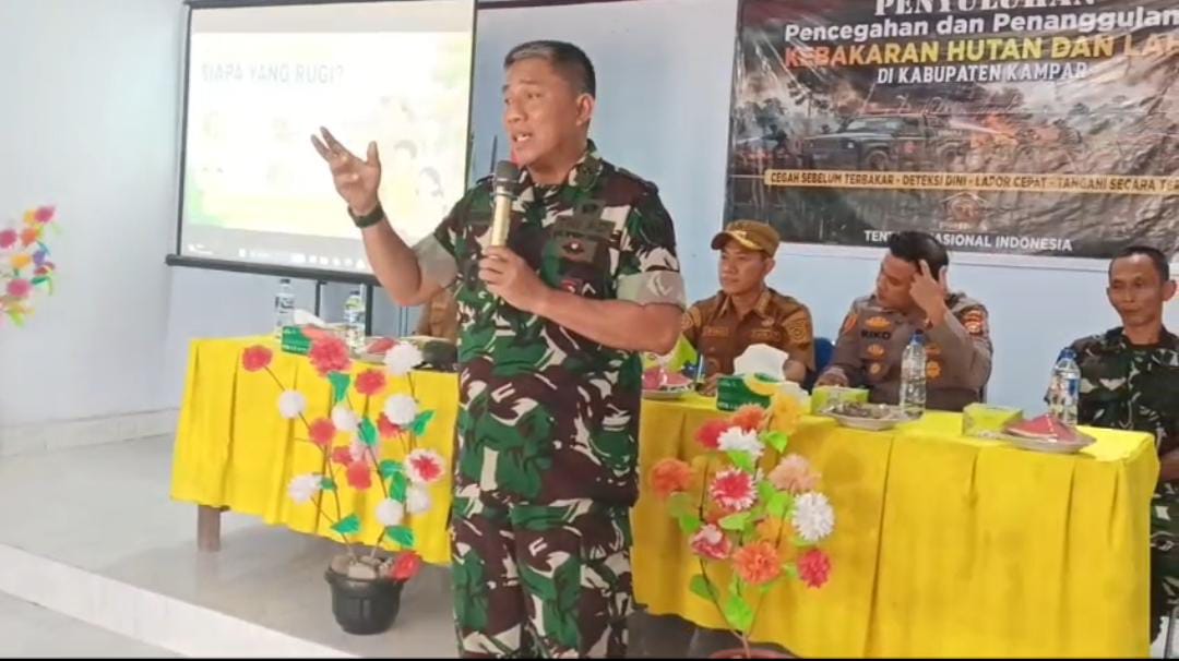 Bergerak Serentak, Brigjen TNI Sudarma Setiawan Pimpin Edukasi Karhutla di Tapung Hulu dan Kampar