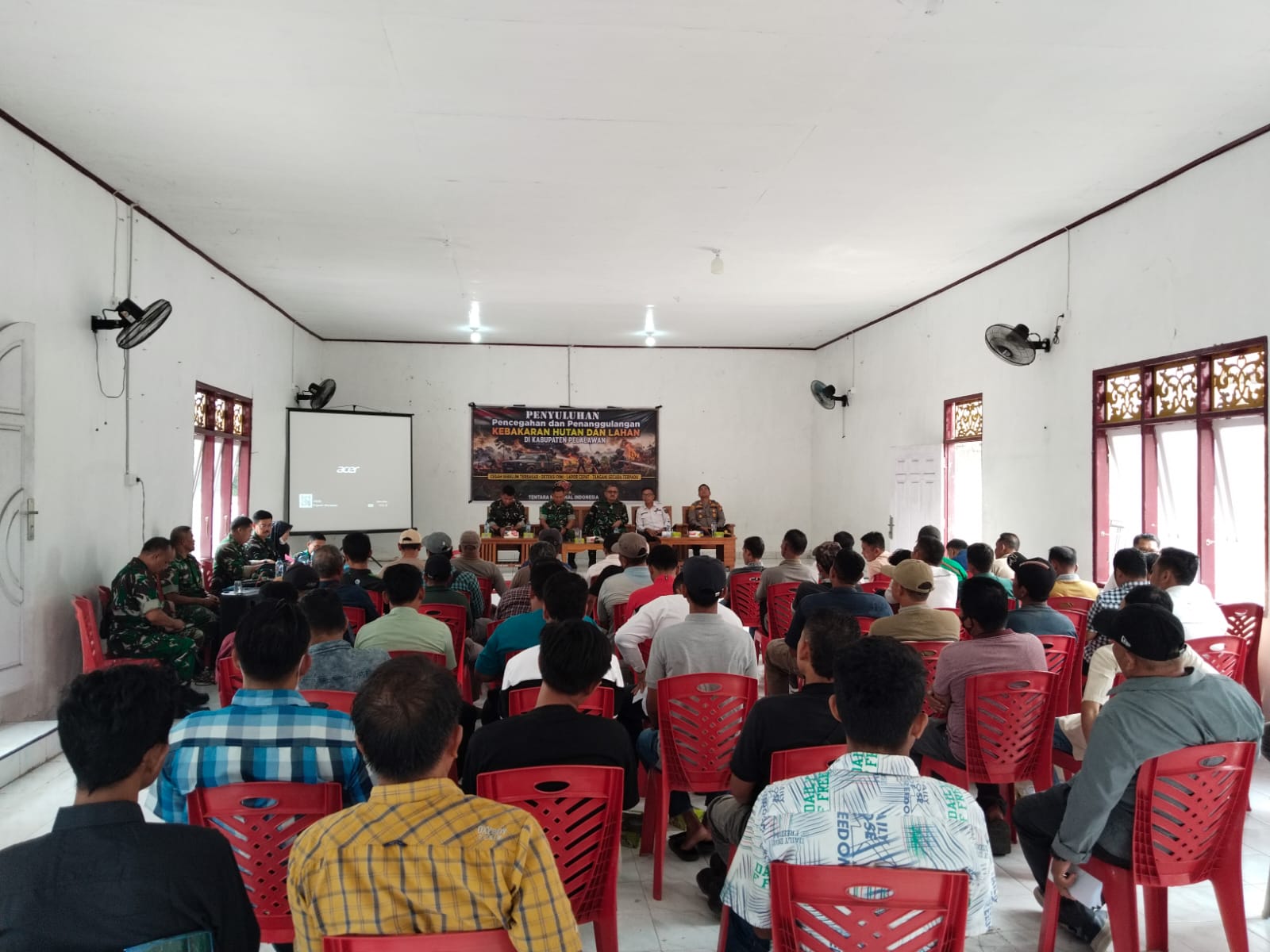 Sinergi Tiga Pilar dan MPA, Tim Mabes TNI Edukasi Penanganan Karhutla di Pangkalan Bunut