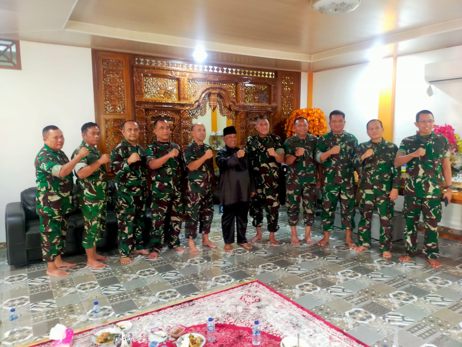 Perkuat Peran Lembaga Adat, Tim Mabes TNI Sambangi Ketua LAK Datuk Yusri Cegah Karhutla