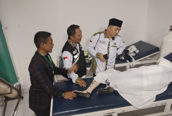 Sampai Di Asrama Haji Batam, 6 JCH Kampar Dilarikan Ke Klinik Kesehatan