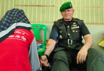 Pengati Hari Juang TNI AD Ke 79 Danramil 06 Siak Hulu Laksanakan Donor Darah