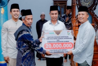 Safari Ramadhan di Kampar, Danrem 031/WB Jalin Silaturahmi Dengan Forkopimda Dan Serahkan Bantuan 