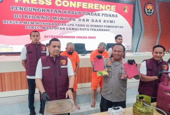 Polda Riau Gagalkan Peredaran Gas Oplosan, Dua Tersangka Diamankan