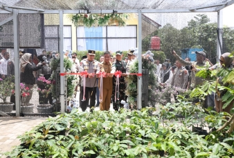 Kapolda Riau Resmikan, Bank Pohon di Kampar, Dorong Gerakan Green Policing Selamatkan Lingkungan