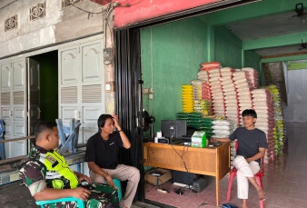 Melalui Komsos, Babinsa Koramil 14/Kepenuhan Silaturahmi Dengan Warga dan Mitra Karib
